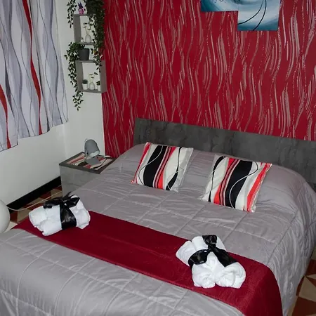 Pitagora House Guest house *