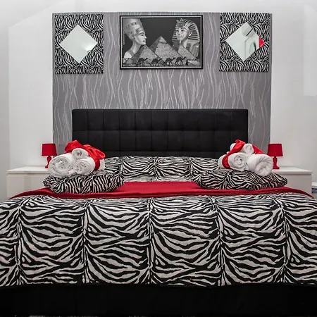 Pitagora House Guest house