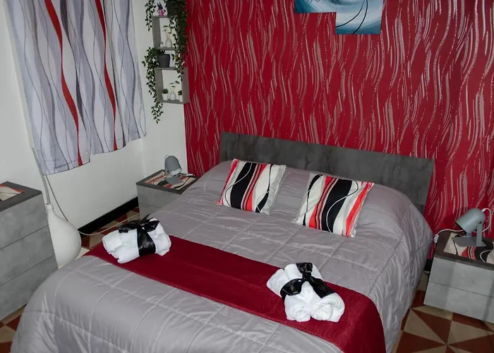 Pitagora House Guest house *